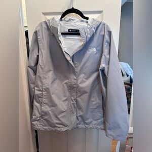 The North Face Hyvent Light Gray Rain/Windbreaker Jacket w/Hood & Pockets. XXL